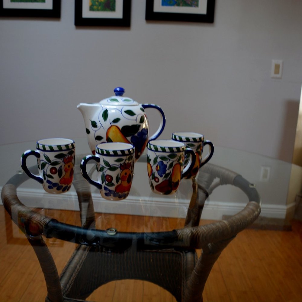 CERAMIC COFFEE POT AND  4 MUGS SET
